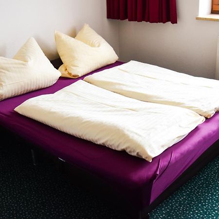 Hotel Gasthof Zum Loewen Velburg Kamer foto