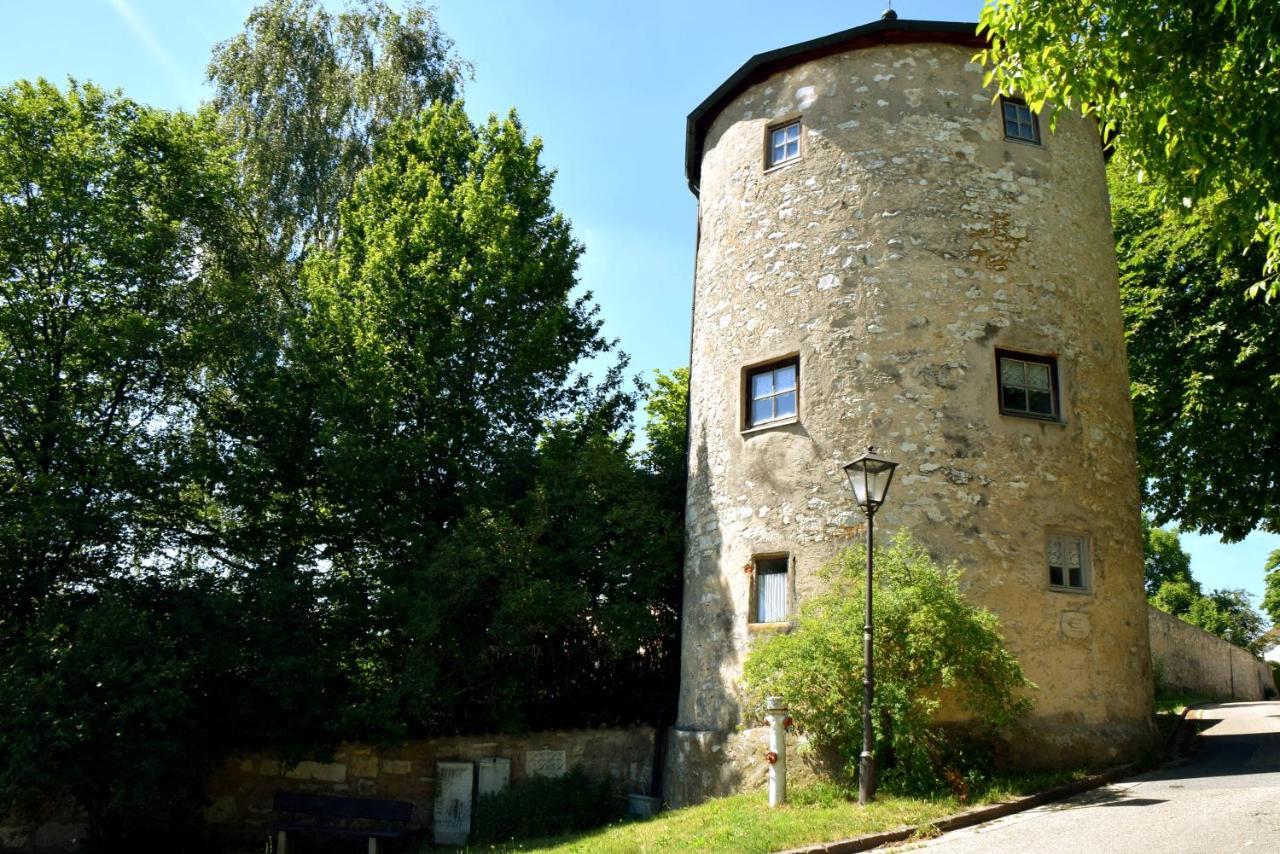 Hotel Gasthof Zum Loewen Velburg Buitenkant foto
