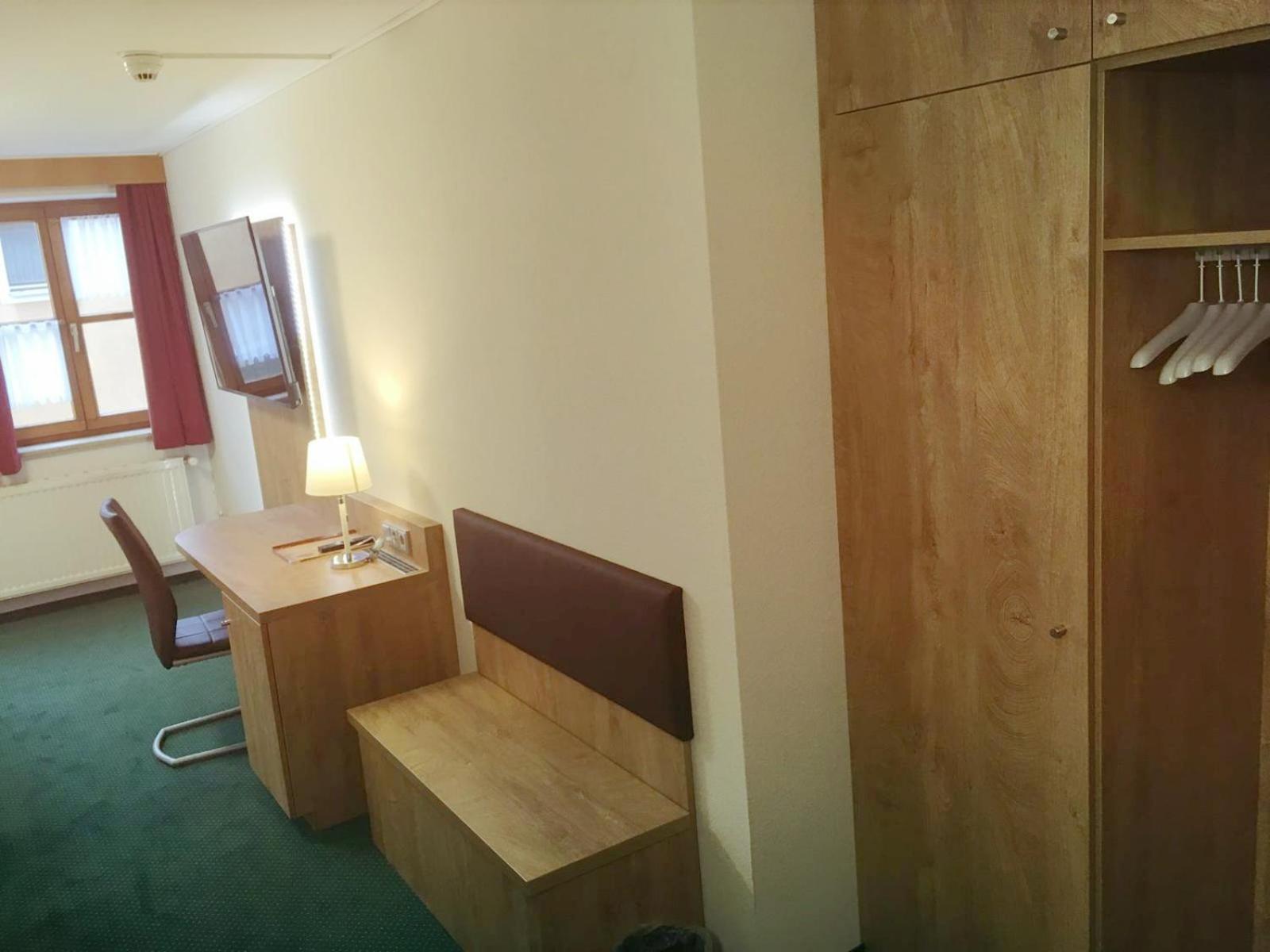 Hotel Gasthof Zum Loewen Velburg Kamer foto