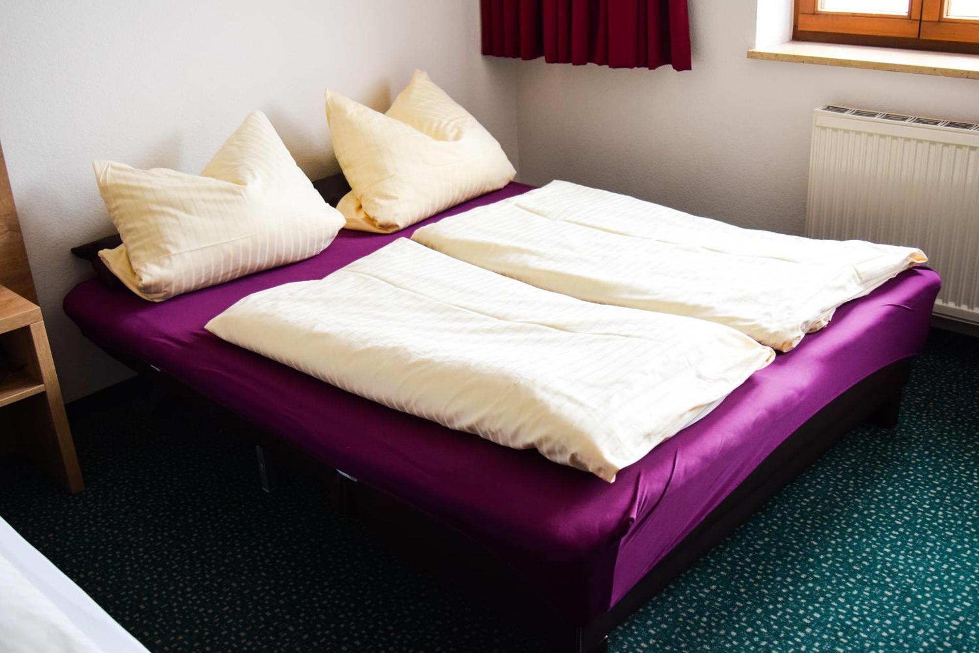 Hotel Gasthof Zum Loewen Velburg Kamer foto
