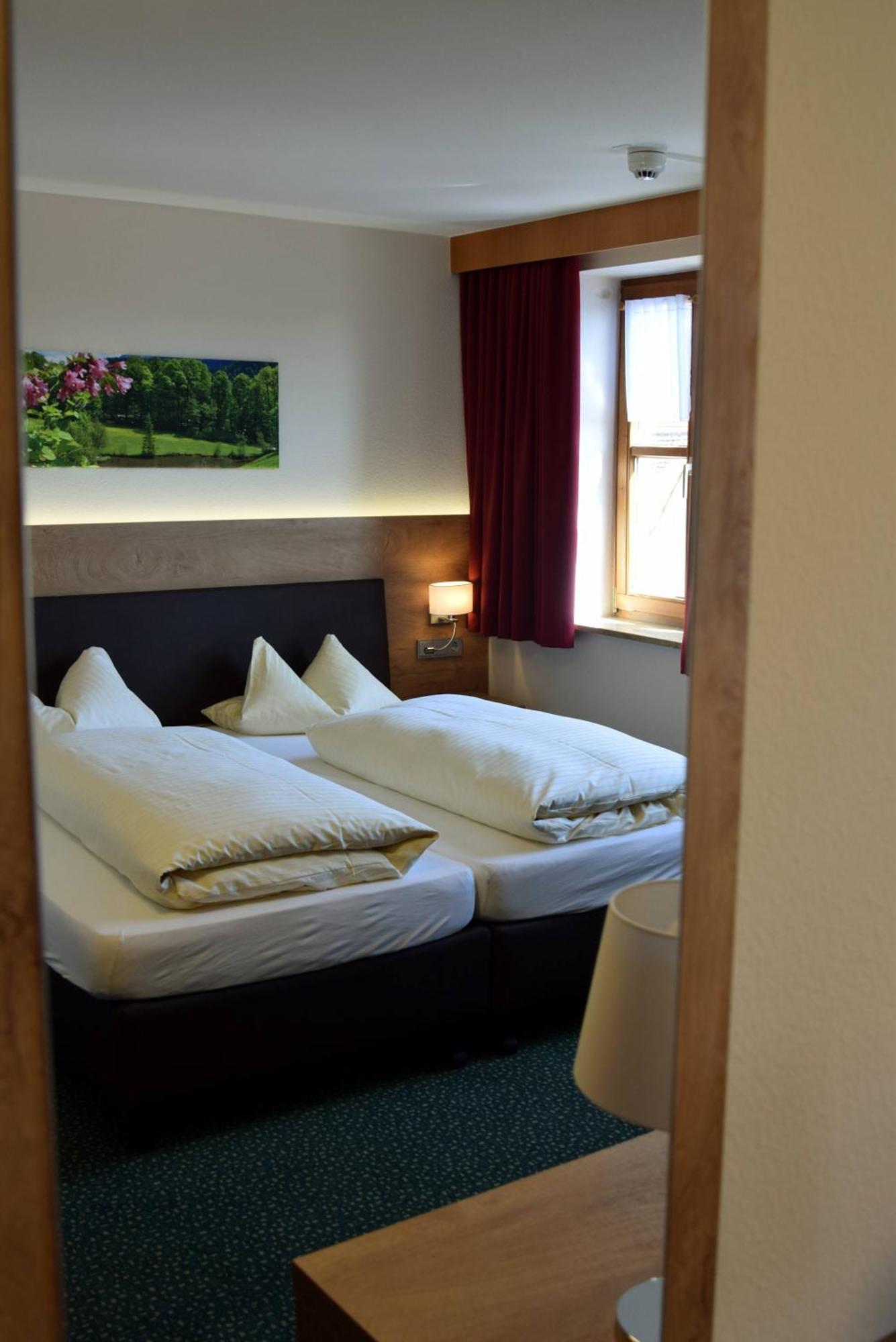 Hotel Gasthof Zum Loewen Velburg Kamer foto