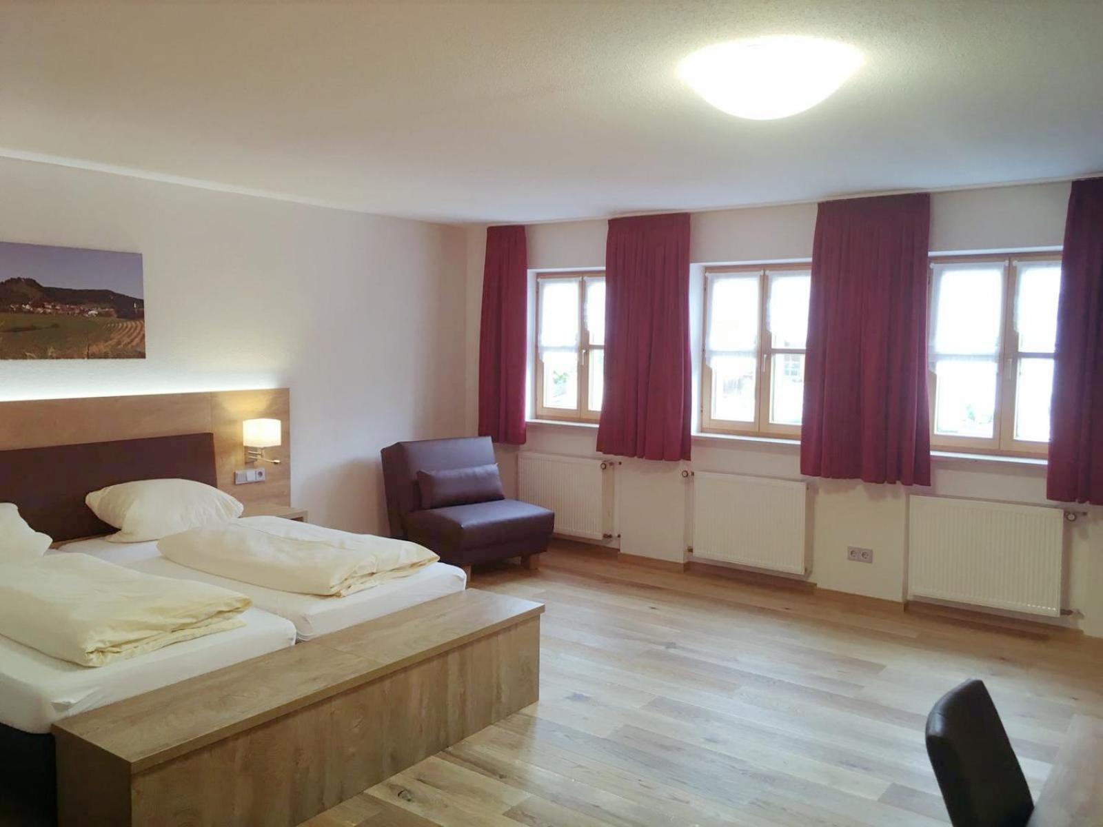 Hotel Gasthof Zum Loewen Velburg Kamer foto